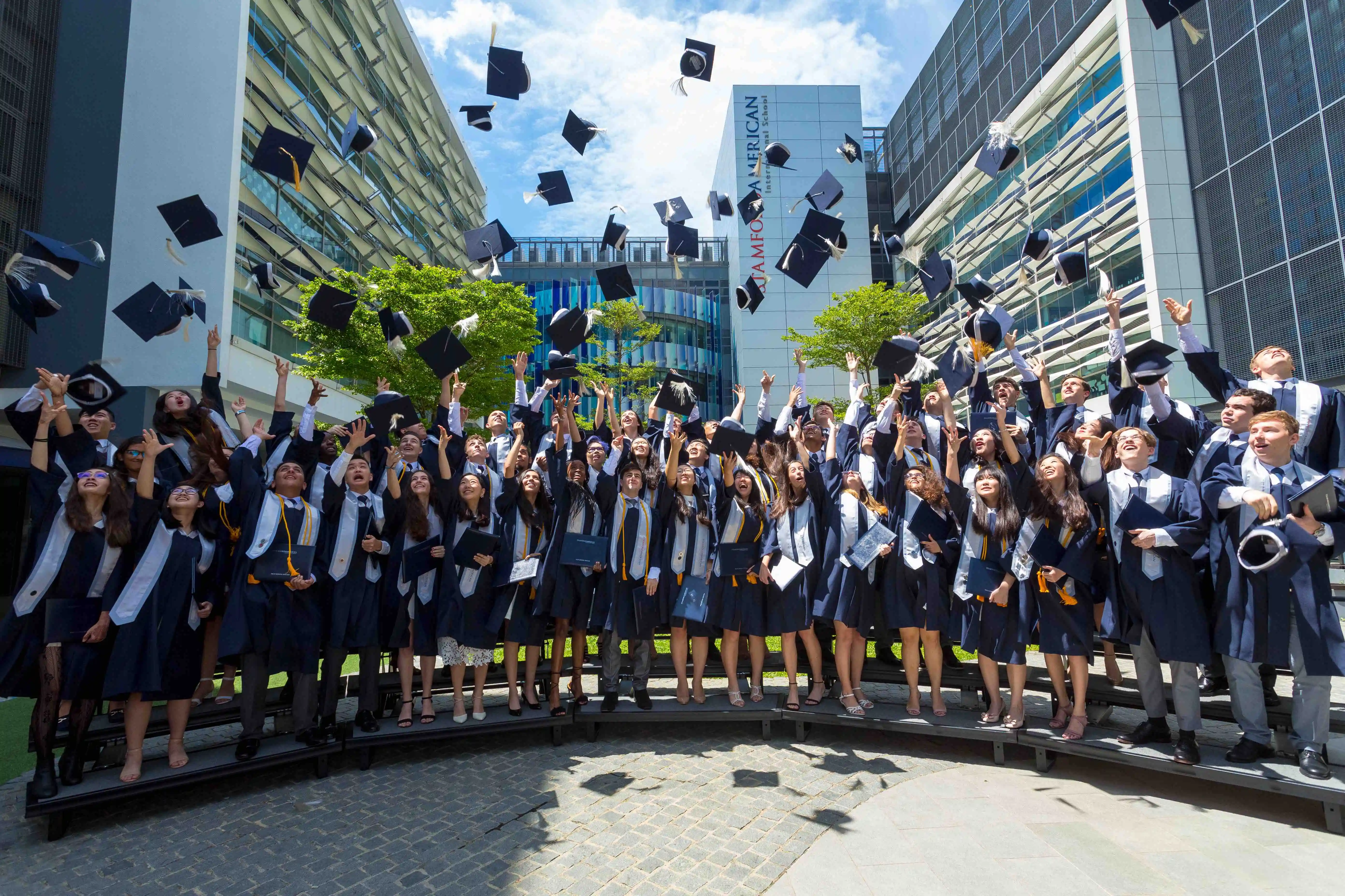 新加坡斯坦福美国国际学校为学生提供了高质量的教育资源，旨在培养学生的全面素质和综合能力，帮助他们成为具有国际视野和领袖才能。